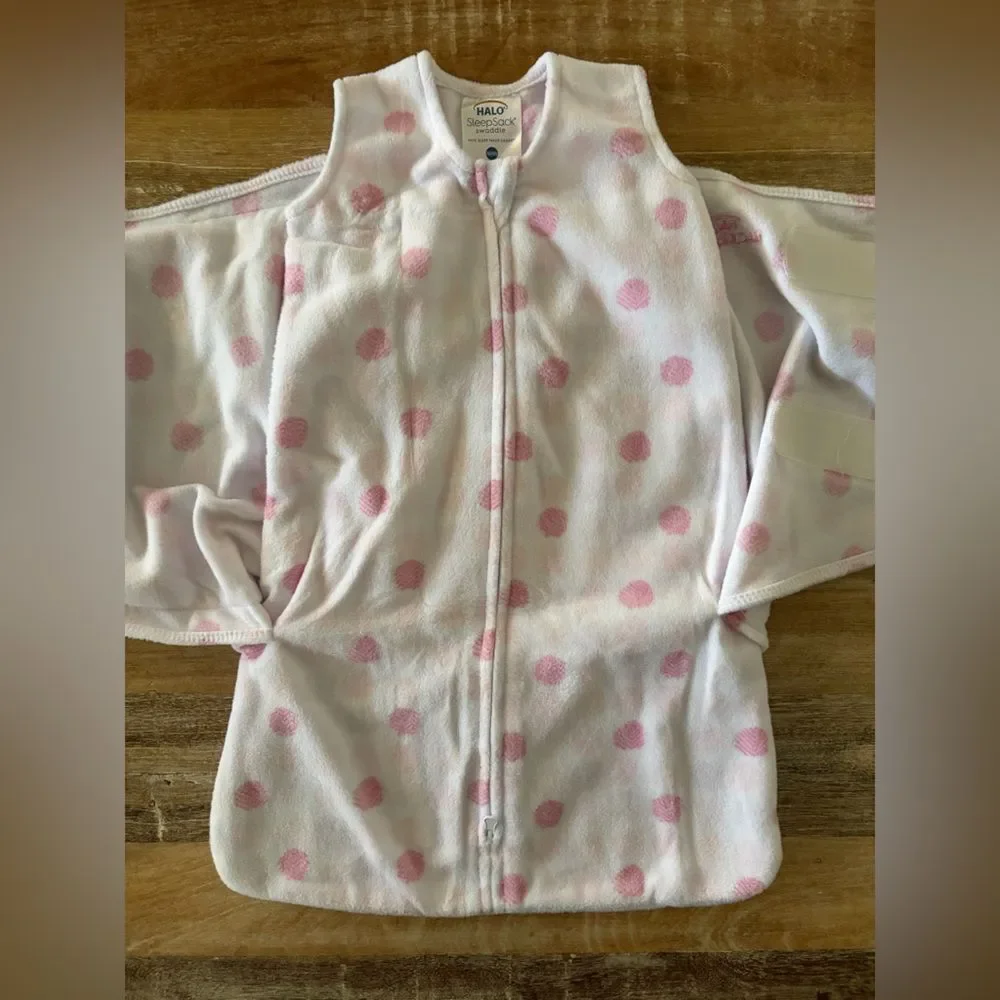 Halo SleepSack Swaddle in Microfleece, White with‎ Pink Dots, Size Newborn 0-3M